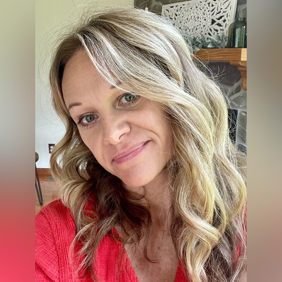 Meet your Posher, Emma - Picture 2 of 7